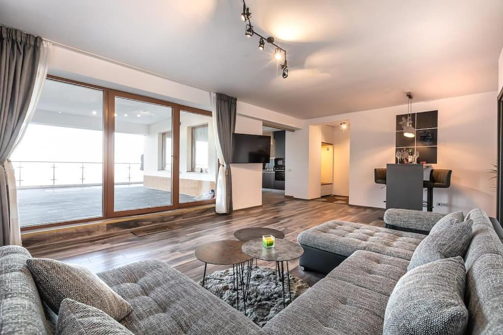 Modern Apartment With City-View Near Poiana בראשוב מראה חיצוני תמונה