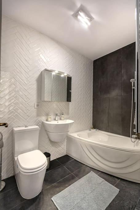 Modern Apartment With City-View Near Poiana בראשוב מראה חיצוני תמונה