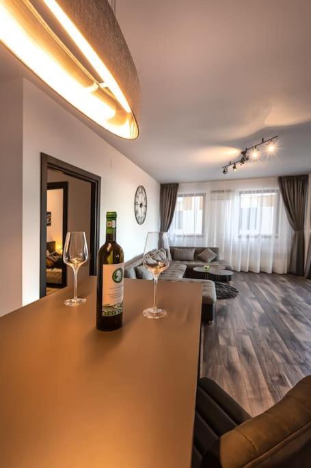 Modern Apartment With City-View Near Poiana בראשוב מראה חיצוני תמונה